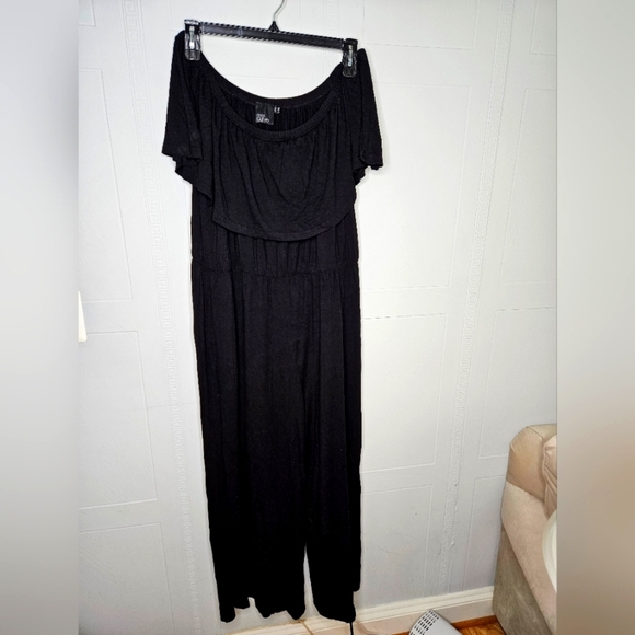 Asos Curve Plus Black Jumpsuit Off Shoulder Layered Ruffle Top Wide Leg 20 EUC - Picture 1 of 15